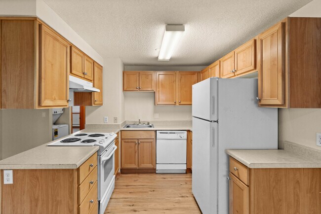 Two Bedroom One Bath Deluxe (1) 094 floor plan
